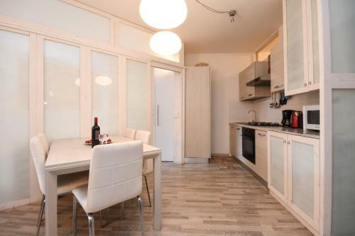 Sirmione Lake And Pool Holiday Apartment