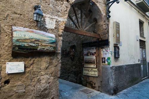 Hostal Sorrento Stylish Rooms