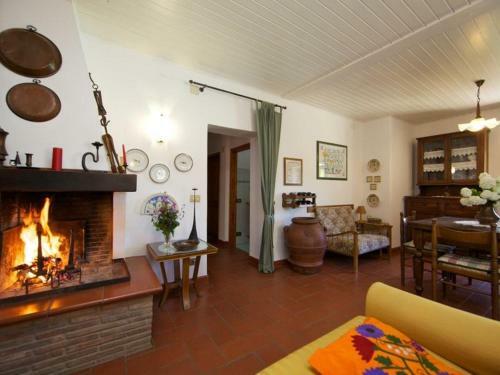 Calcinaia Villa Sleeps 14 Pool Wifi