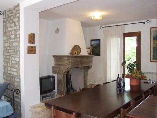 Valcanina Villa Sleeps 11 Pool Wifi