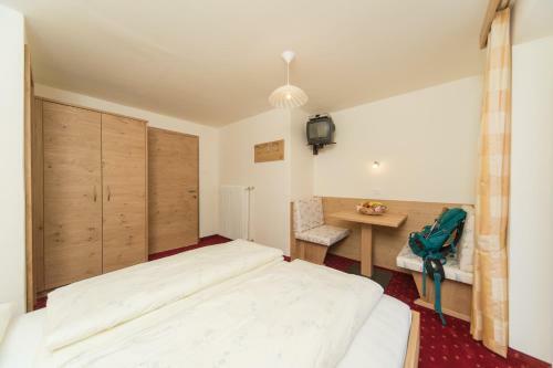 Hostal Kedul Alpine Lodge