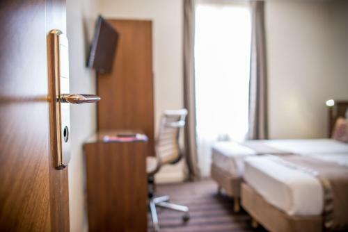 Art Hotel Batignolles