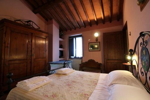 San Giustino Valdarno Villa Sleeps 6 Pool Wifi