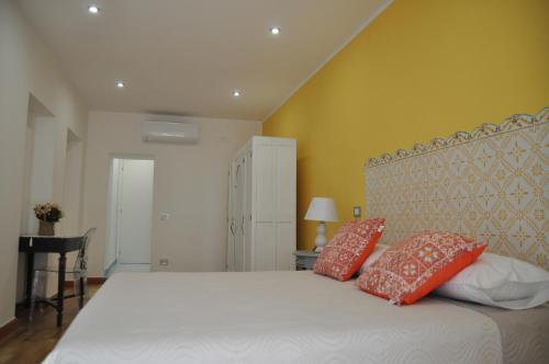 Hostal Salerno Costa D'amalfi Suite