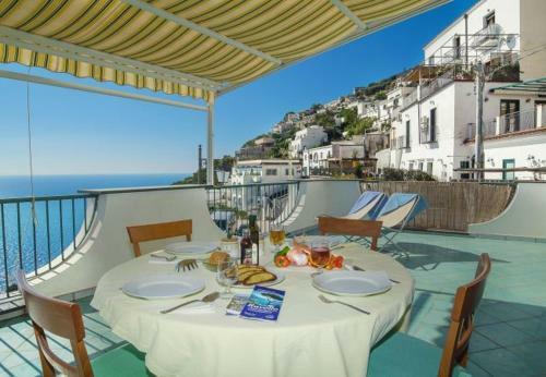 Praiano Apartment Sleeps 5