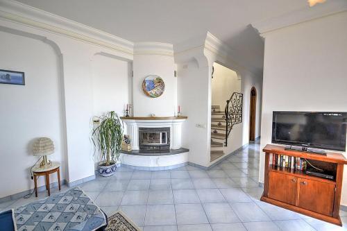 Praiano Villa Sleeps 5 Air Con Wifi