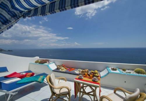 Praiano Apartment Sleeps 2
