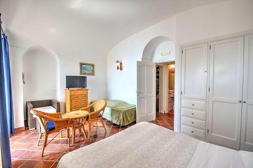 Praiano Villa Sleeps 5 Air Con Wifi