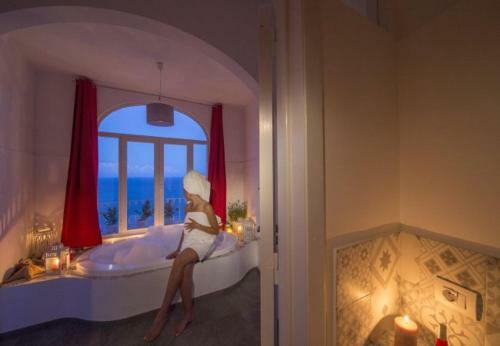 Praiano Apartment Sleeps 4 T721497