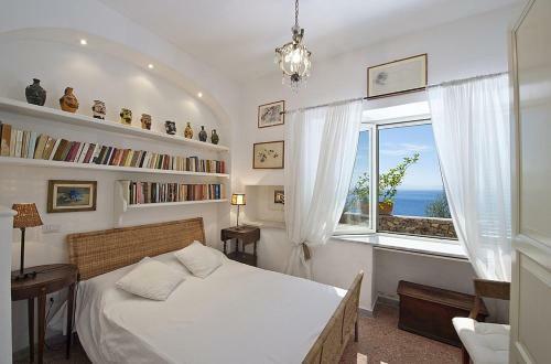 Praiano Villa Sleeps 8 Air Con Wifi