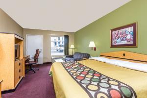 Hotel *super 8 Motel Atlanta Northeast*