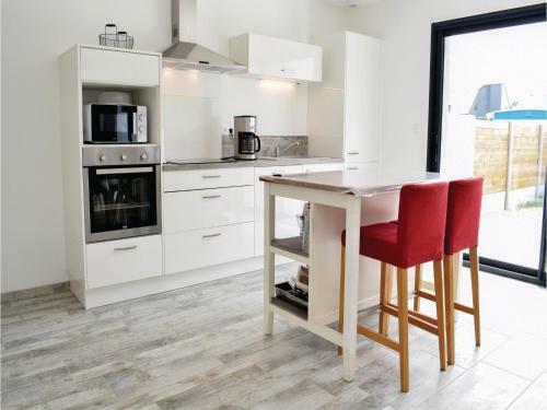 Three-bedroom Holiday Home In Saint-germain-sur-ay
