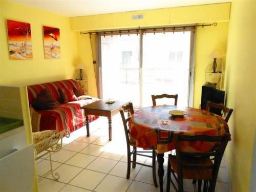 Apartment Appartement A 2 Pas de La Plage Et Des Commerces