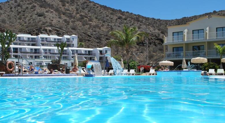 Apartamentos Natural Park