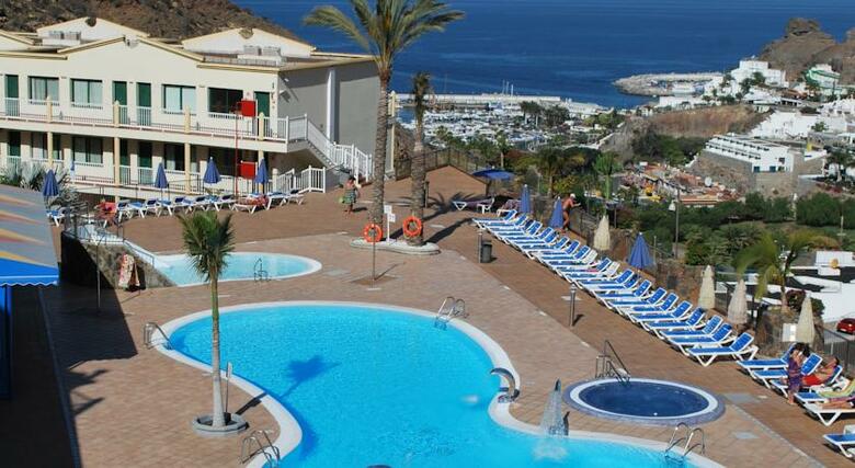 Apartamentos Natural Park
