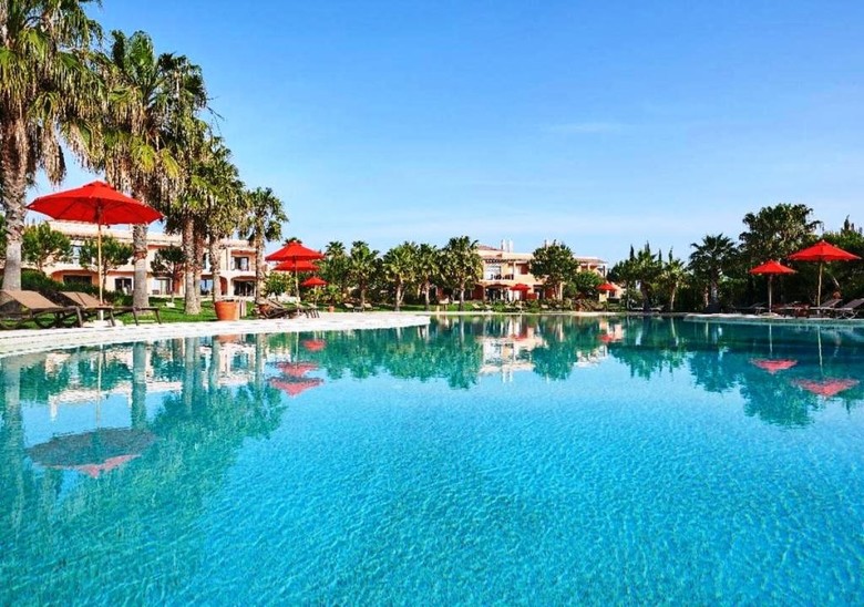 Hotel Cascade Wellness And Lifestyle Resort