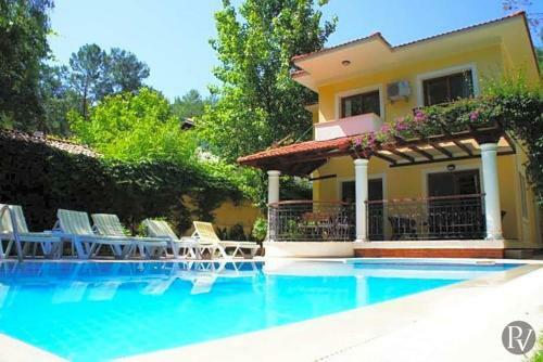 Gocek Villa Sleeps 6 Pool Air Con Wifi