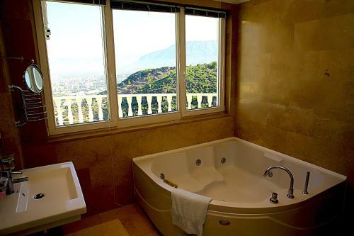 6 Bedroom Villa With Private Pool