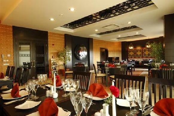 Hotel Sea World Resort And Spa