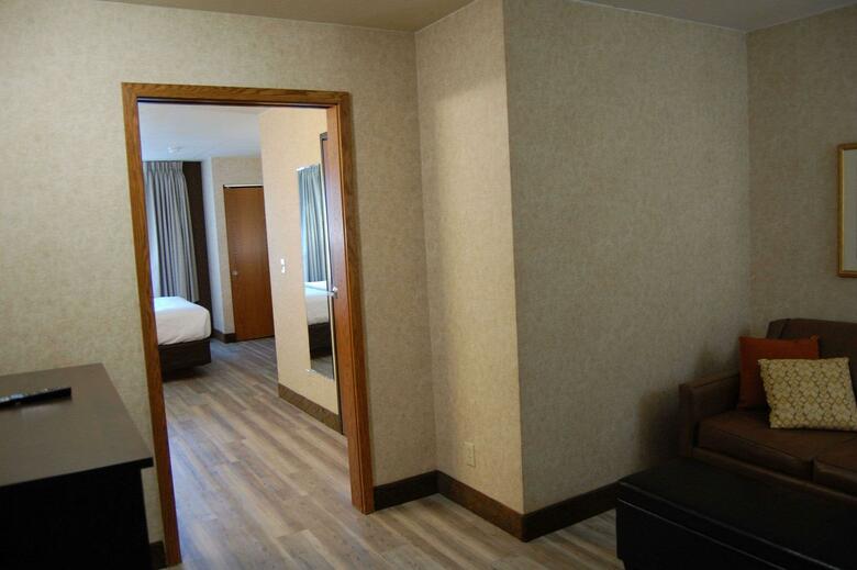 Hotel Quality Inn  Suites Brossard