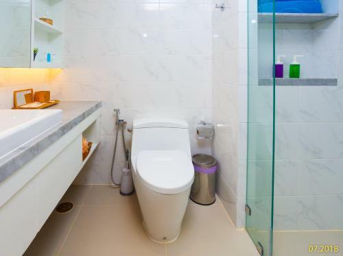 Apartamento Aristo 2 Phuket Beach Front - By Holy Cow 712