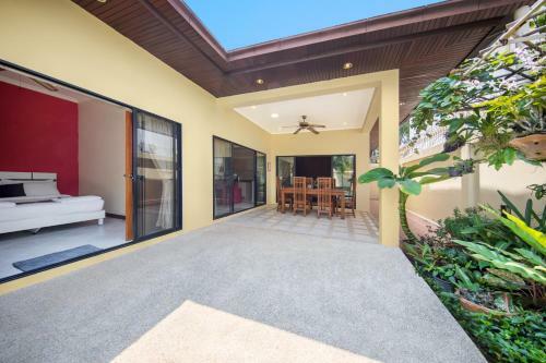 Private Beach Majestic Pool Villa Pattaya