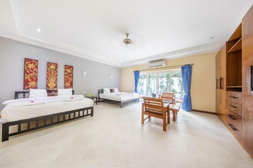 Private Beach Majestic Pool Villa Pattaya