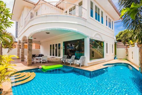 Walkingstreet Tewaree Villa 4 Bedrooms