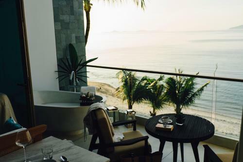 Hotel The Beach Samui