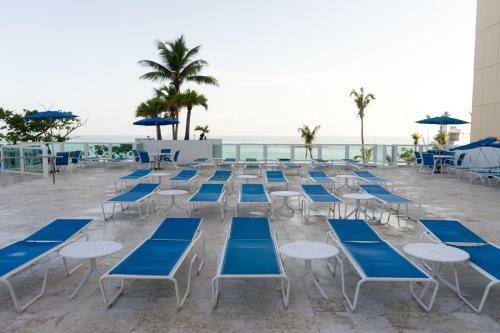 Aparthotel Ocean View Deluxe Suite: Pvt. Beach & Pool