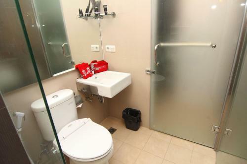 Hotel Zen Premium Near Rumah Mode