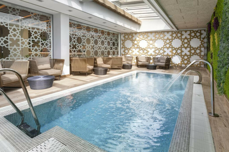 Hotel Catalonia Giralda