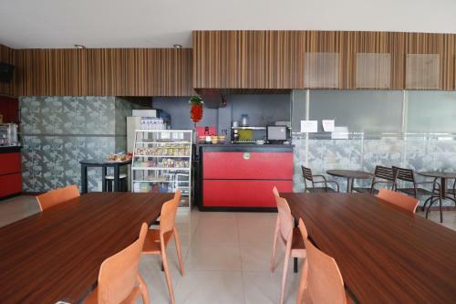 Hotel Reddoorz @ Ranotana Manado