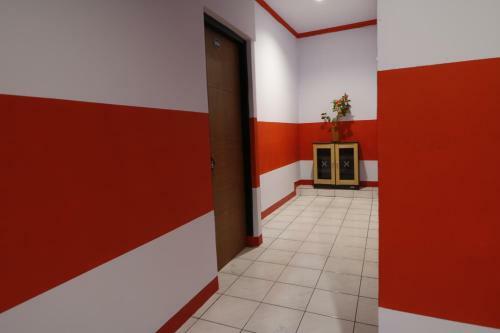 Hostal Reddoorz Plus @ Samratulangi Manado