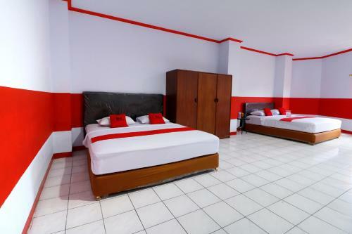 Hostal Reddoorz Plus @ Samratulangi Manado