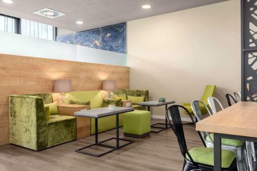 Hotel Super8 By Wyndham Oberhausen
