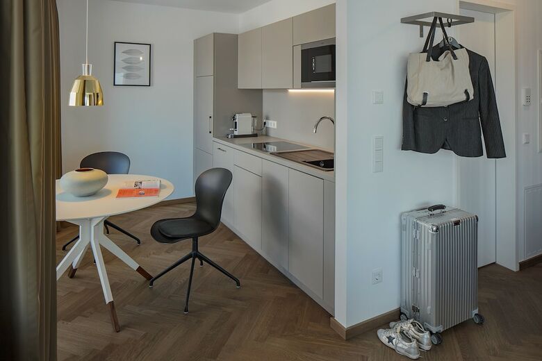 Dd Suites Serviced Apartments
