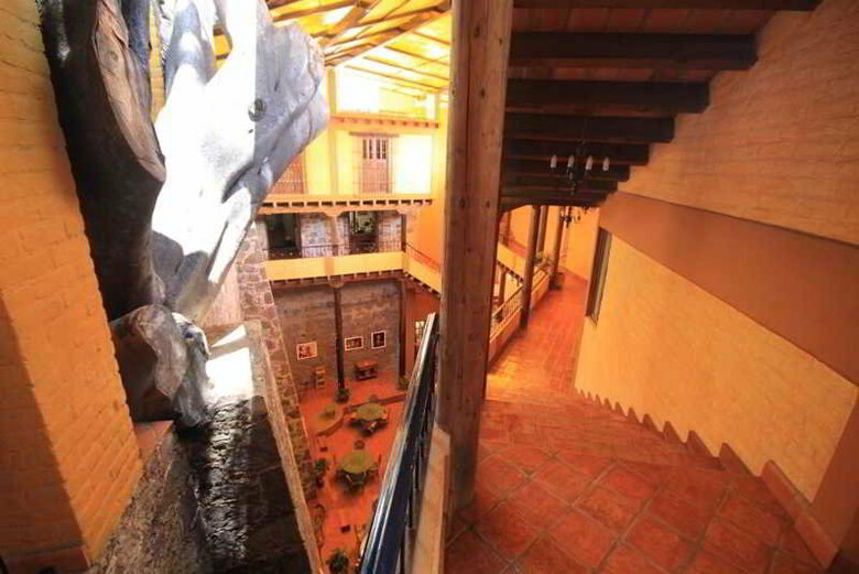 Hotel El Meson De Los Poetas