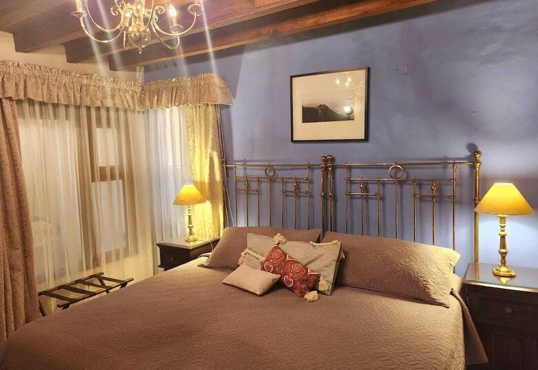Hotel El Meson De Los Poetas