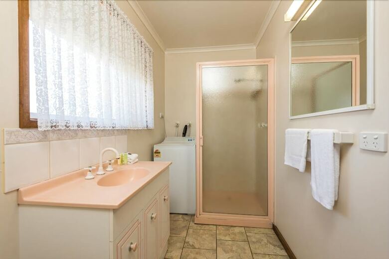 Motel Lakes Jakaranda Holiday Units