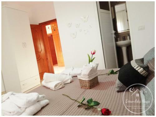 Hostal Dreamades House - Village