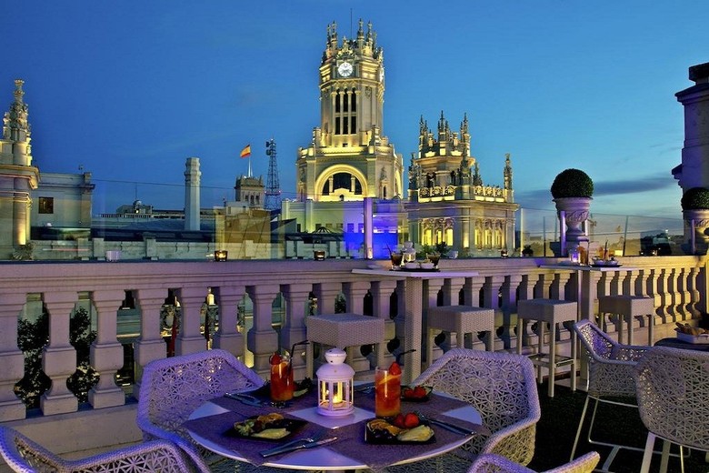 Hotel Luxury Suites