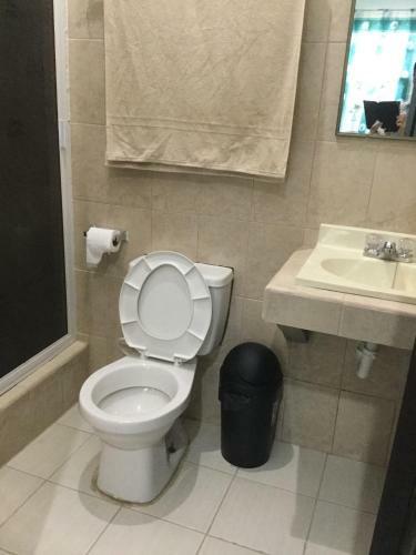 Hostal New Chon Sing Restaurant & Guest House