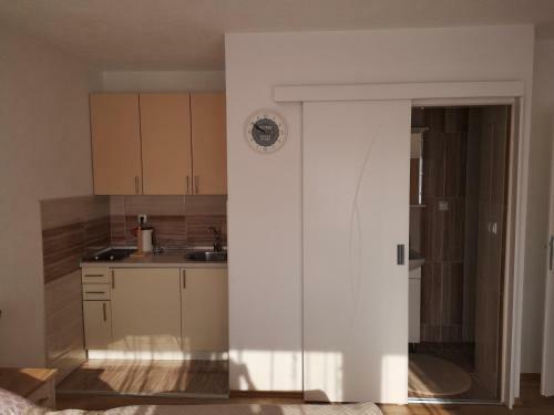 Hostal Apartmani I Sobe Taunus Bl