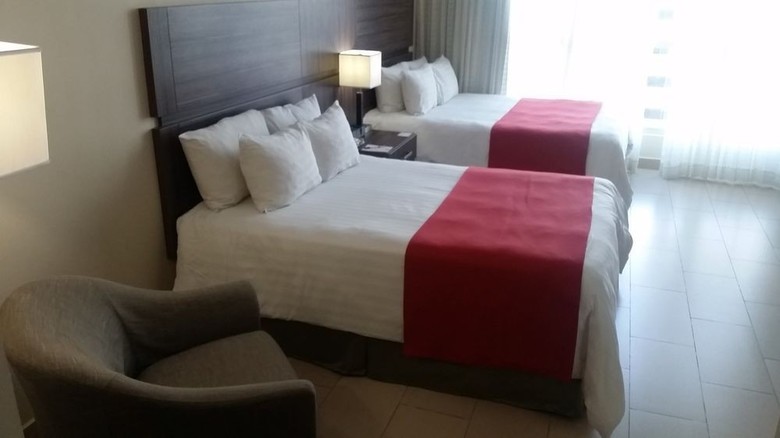 Victoria Hotel And Suites
