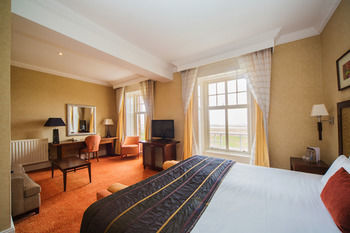 Hotel Troon Marine