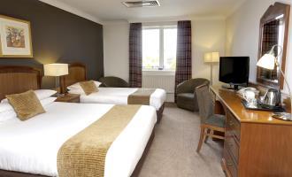 Hotel Moat House