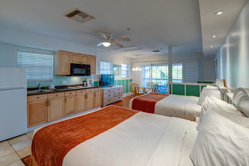 Hotel Lighthouse Resort Inn & Suites
