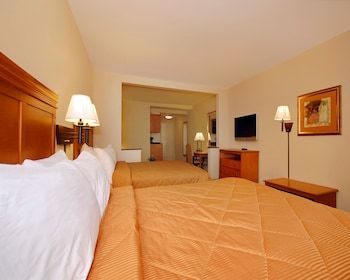 Hotel Comfort Inn & Suites