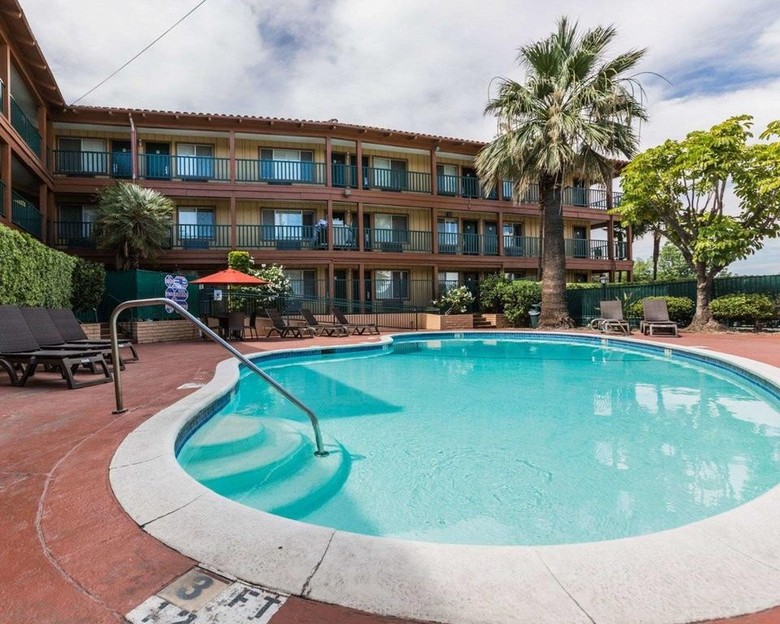 Hotel Comfort Inn Near Warner Center